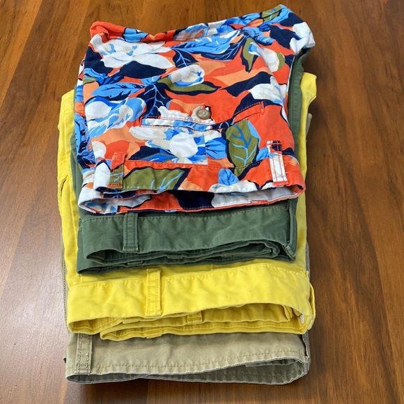 GAP Shorts Bundle Size 8 - Picture 3 of 3